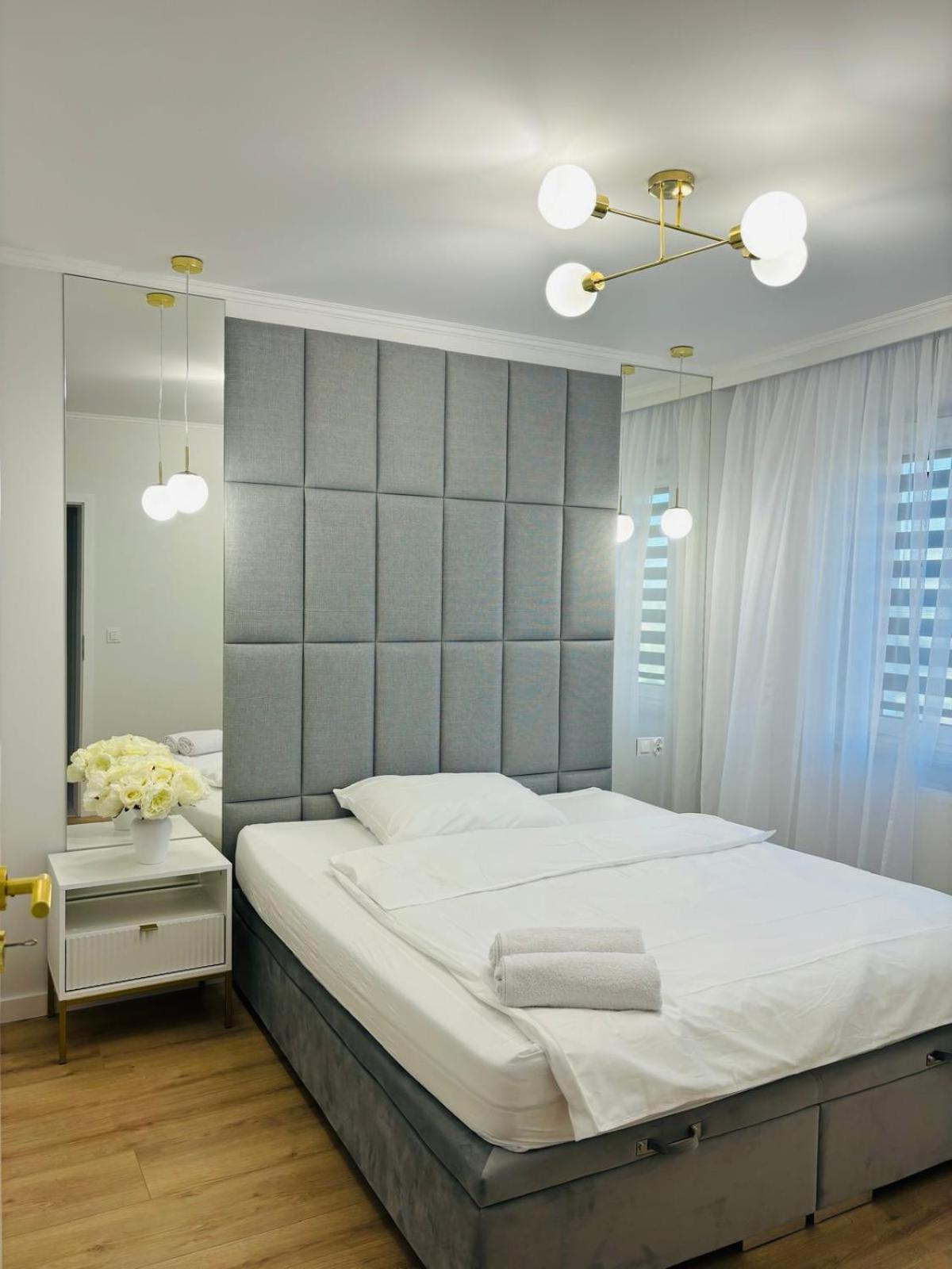3 Bedrooms Premium Bella White For 8 Guests With Ac And Underground Parking Rzeszów