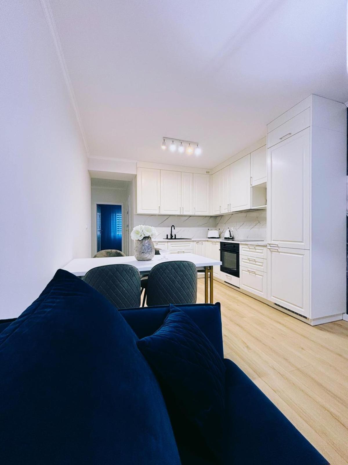 3 Bedrooms Premium Bella White For 8 Guests With Ac And Underground Parking * Rzeszów