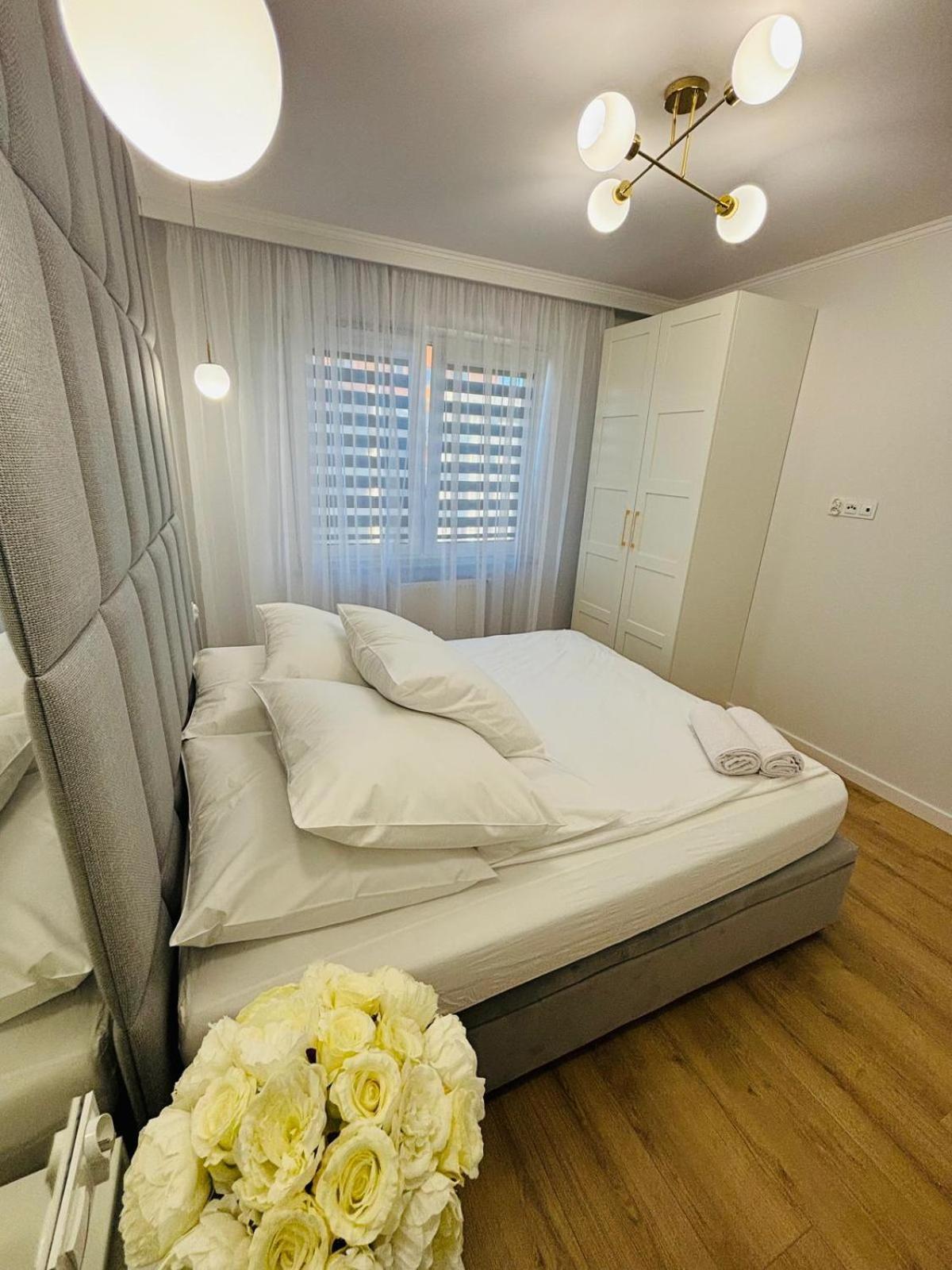 3 Bedrooms Premium Bella White For 8 Guests With Ac And Underground Parking * Rzeszów