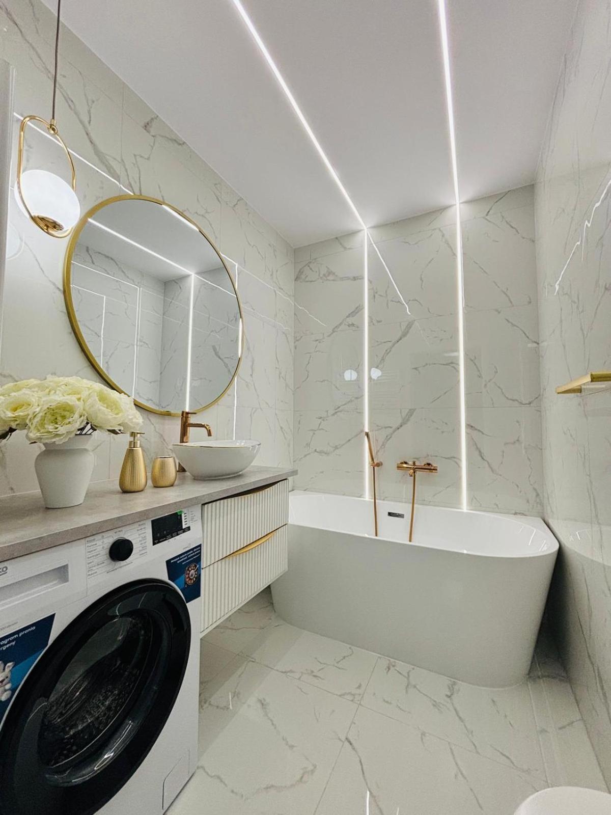 Apartment 3 Bedrooms Premium Bella White For 8 Guests With Ac And Underground Parking *
